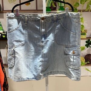 Old Navy Classic Blue Denim skirt. Size 18. Waist 20. Length 19.